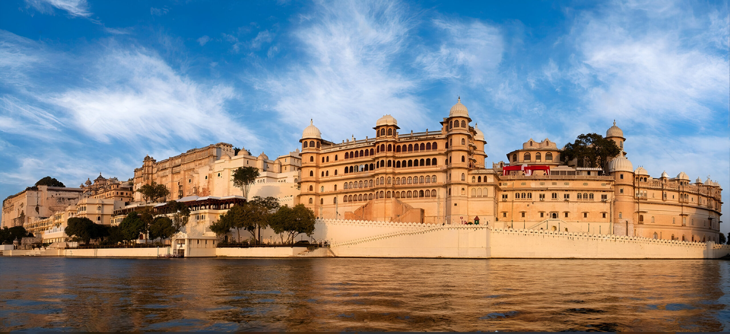 Udaipur Sightseeing Tour (2 Days / 1 Night)